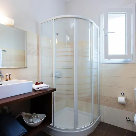 Luxurious Private Pool Spyridoula