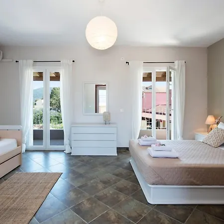 Luxurious Private Pool Spyridoula *