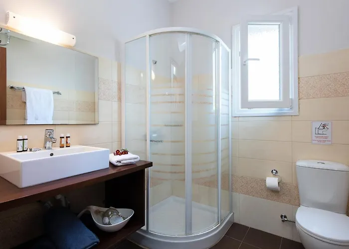 Luxurious Private Pool Spyridoula